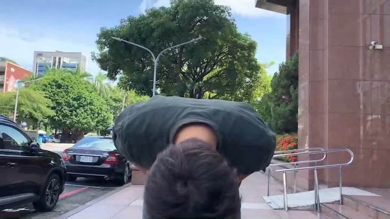 ▲張博洋今日三度鞠躬道歉。（圖／翻攝畫面）