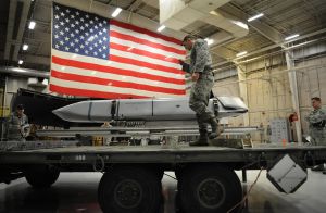 ▲AGM-158長程攻陸飛彈。(圖/美國空軍) ▲AGM-158長程攻陸飛彈。(圖/美國空軍)