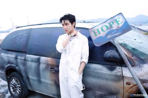 ▲BTS成員J-hope的應援廣告把「Rapper」打成「Raper」。（圖／翻攝防彈少年團官方臉書）