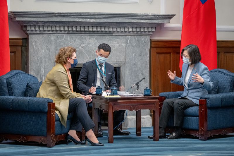 ▲蔡英文接見歐洲議會訪團，並表示，面對威權主義擴張，台灣位處在民主防線的最前緣，有能力、也願意和世界各國分享經驗。（圖／民進黨提供）