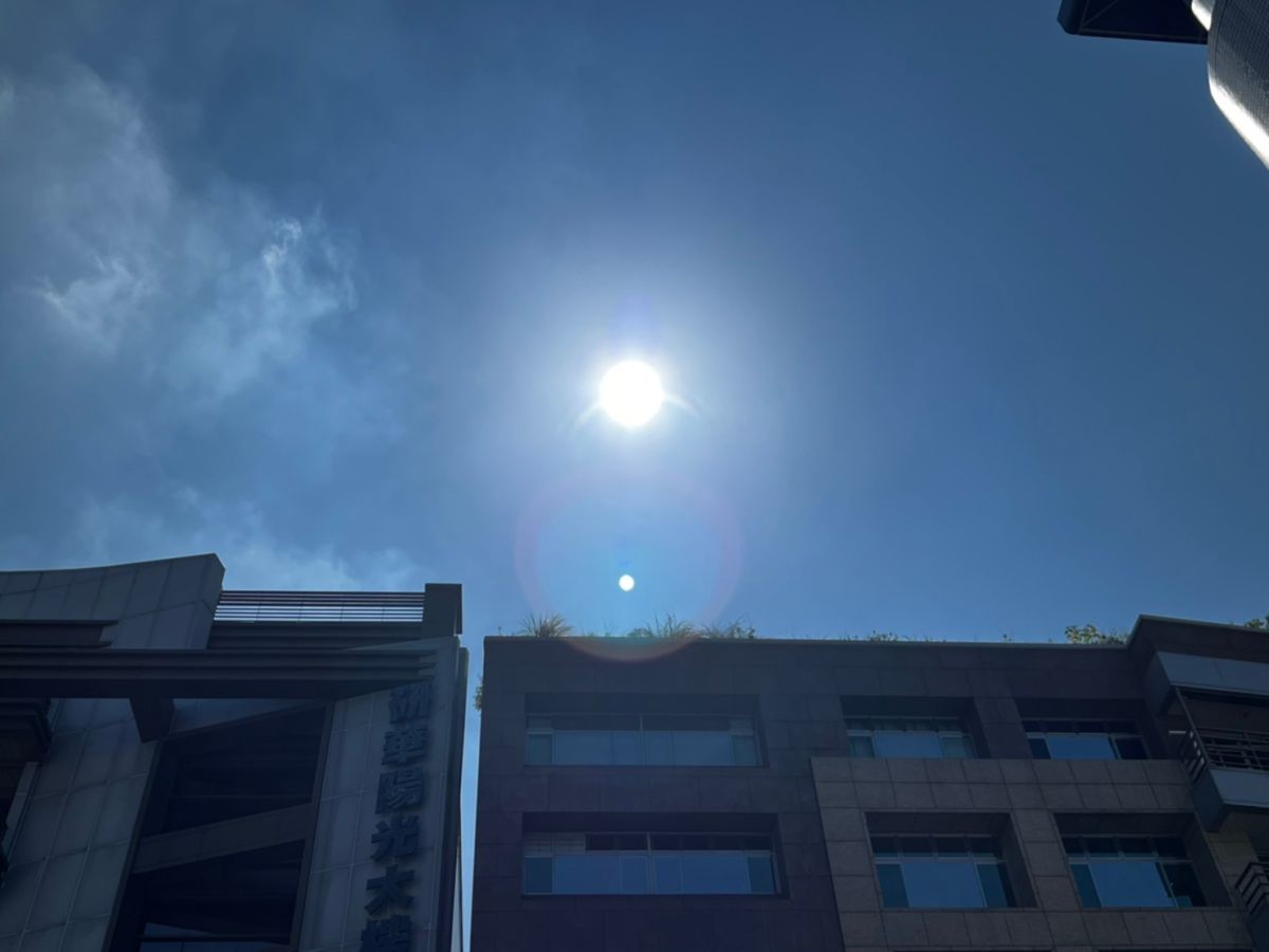 ▲今日各地持續高溫炎熱，花蓮富源再次出現攝氏41度高溫，氣象局持續針對全台9縣市發布高溫資訊，提醒民眾留意。（圖／張勵德攝）