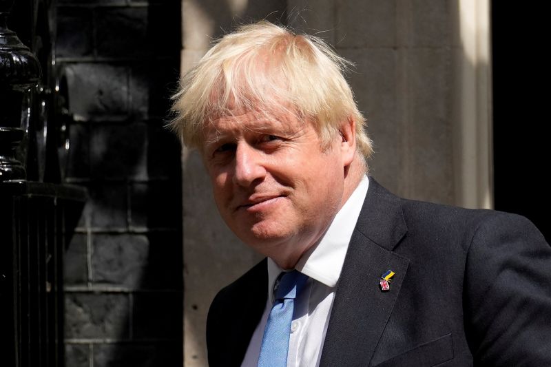 ▲英國準前首相強生有著辛辣本色,而外交大臣特拉斯則是他的忠實夥伴,至今仍未請辭內閣職務。(圖/美聯社/達志影像)