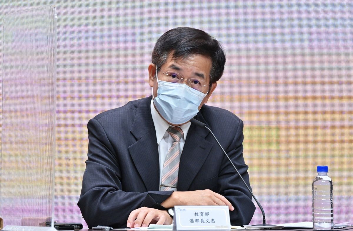 ▲教育部長潘文忠指出，目前統計修讀學位的境外生約有2.2萬人，目前已入境1.3萬人。（圖／行政院提供）