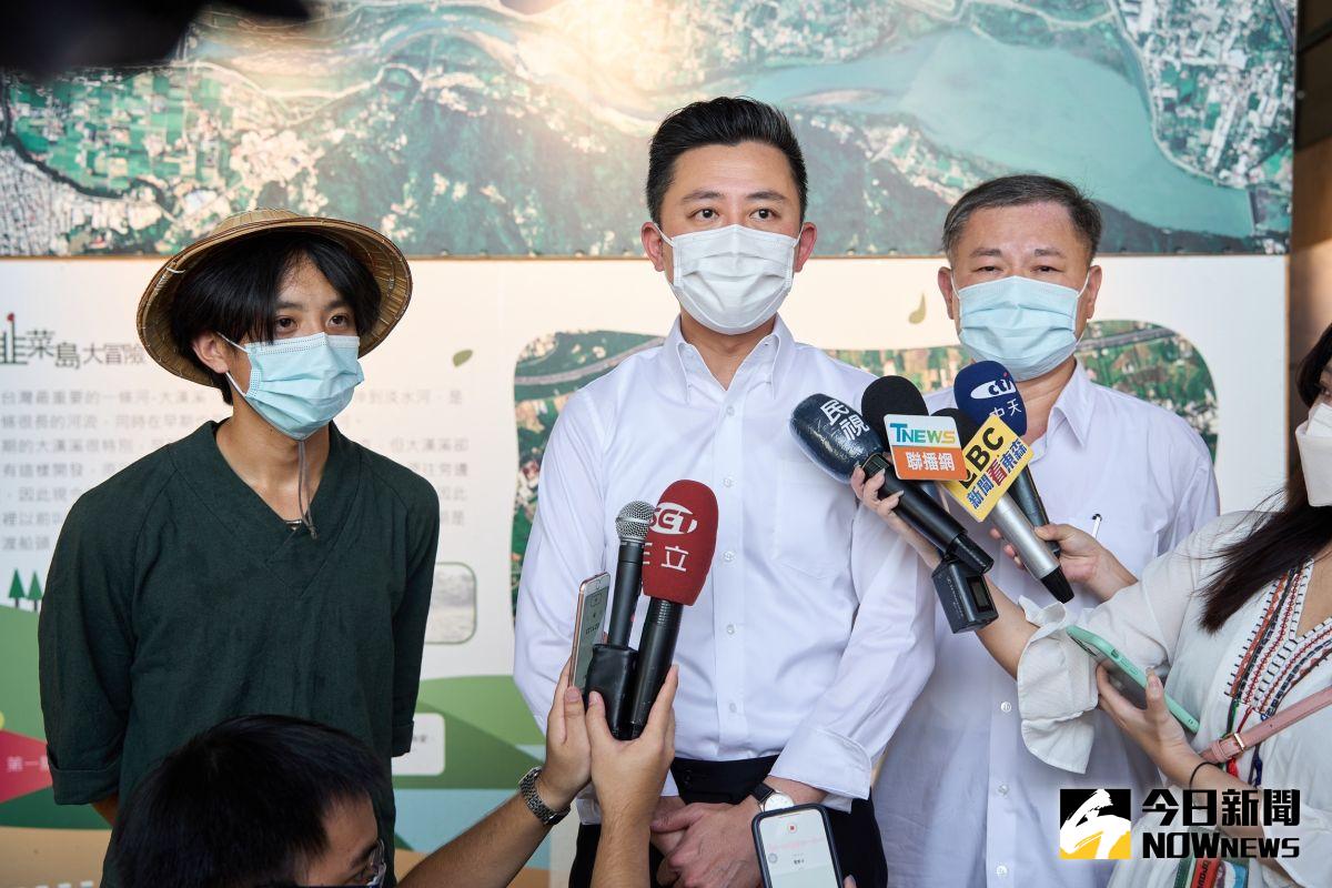 ▲林智堅今天表示，他非常重視自己的聲譽跟清白，目前正在找當年論文撰寫的相關資料，等資料備齊會送到學校，不排除任何形式悍衛自己的清白。（圖／記者李春台攝，2022.07.21）