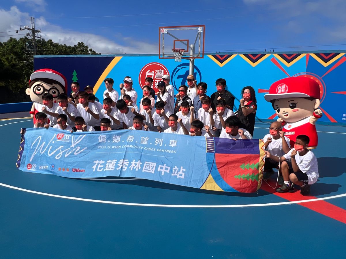 ▲「T1希望列車」前往花蓮秀林國中(圖/簡名杉攝)