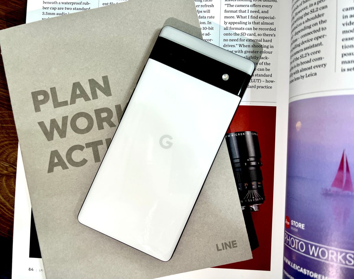 ▲Google Pixel 6a開箱，延續旗艦機體驗，售1.4萬元以下，還加送耳機，價格還算頗香。（圖／記者周淑萍攝）