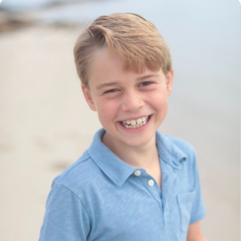英國喬治王子9歲生日前夕 官方曝沙灘燦笑萌照
