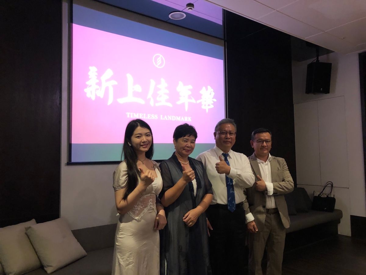 ▲上舜地產專案經理舒鈐莞(右二)指出，「新上佳年華」在台南老城區推案，相當稀有（圖／記者林怡孜攝，2022,07,21）