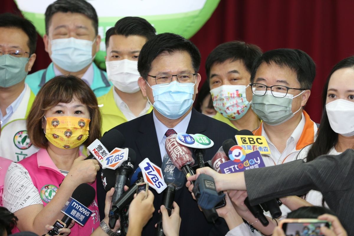 ▲林佳龍參選新北市長，並於昨日拜會行政院長蘇貞昌。（圖／林佳龍辦公室提供）