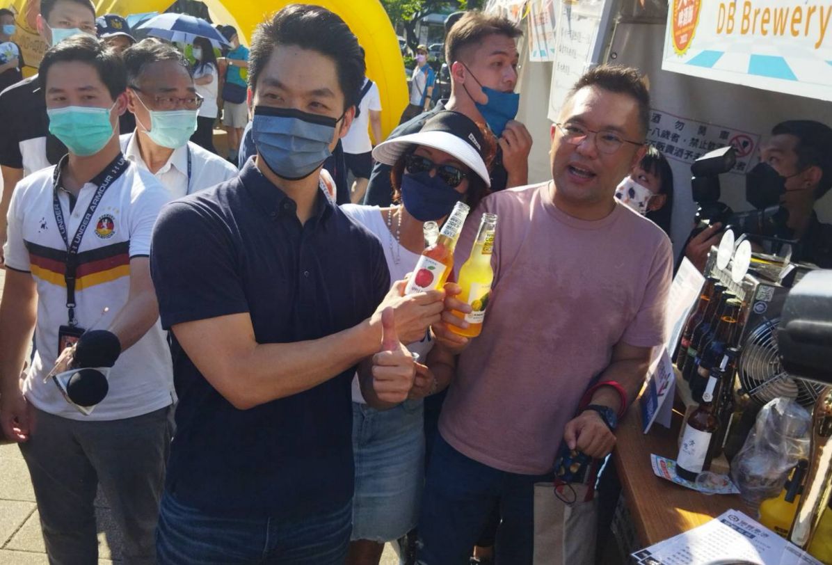 ▲國民黨台北市長參選人蔣萬安今日出席啤酒節活動。（圖／記者余祥攝，2022.7.23）