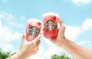 思樂冰回歸?手搖飲冰沙買一送一 7-11隱藏漂浮咖啡曝光 ▲星巴克夏季清新水果風味Starbucks Refreshers星沁爽新品。(圖/台灣星巴克提供)