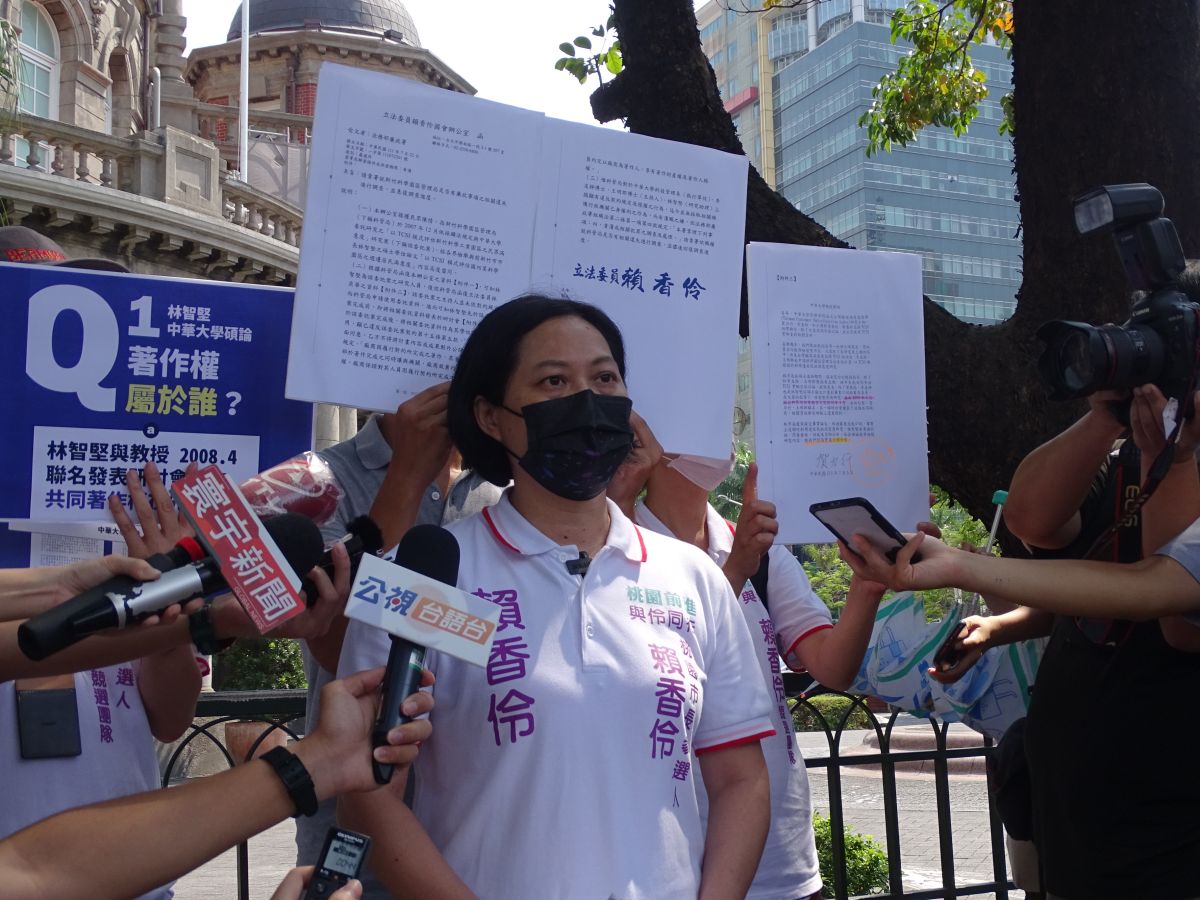 ▲民眾黨桃園市長參選人賴香伶前往監察院檢舉新竹科學園區管理局，針對林智堅等論文侵權，侵害國家著作權無所作為。（圖／記者呂炯昌攝，2022.07.25）