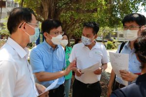 中市西、南屯改善校園環境 民代爭取中央補助 ▲立委張廖萬堅邀相關單位會勘西、南屯兩所學校設施設備與改善(圖/張廖萬堅服務處提供2022.7.25)
