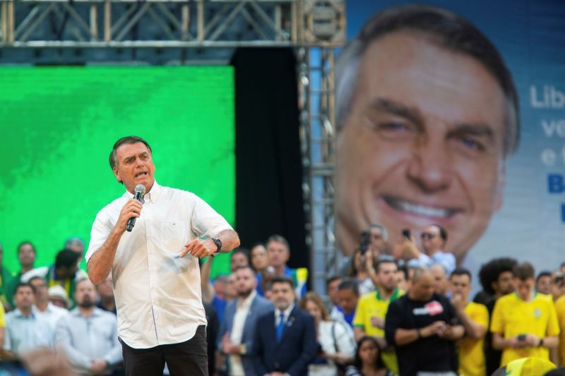 ▲2022年巴西總統選舉首場電視辯論會昨晚舉行，目前民調排名前2的候選人前總統魯拉和現任總統波索納洛（圖）最受期待。（圖／美聯社／達志影像）