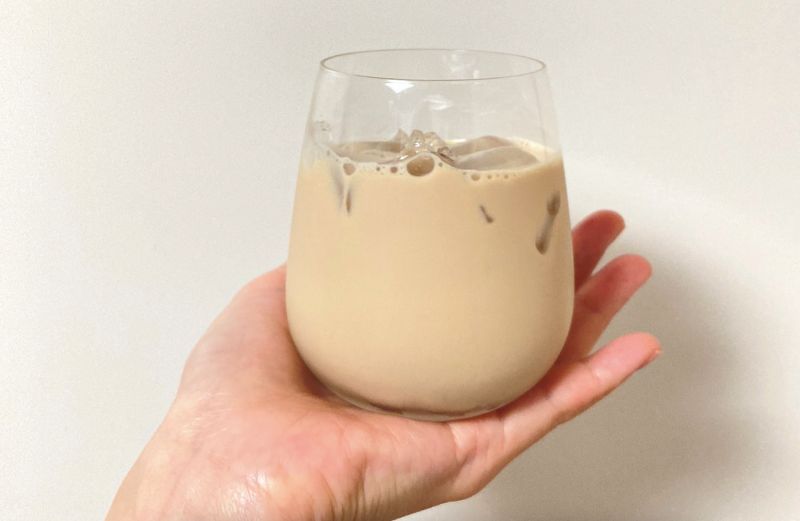 ▲夏天的到來，讓人想喝杯清涼的飲品消暑，這時咖啡牛奶就是個十分完美的選擇。（圖／翻攝自推特@zennoh_food）