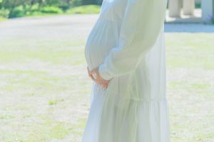 ▲孕婦擔心天氣炎熱，中暑影響腹中寶寶。（示意圖／取自photo AC）