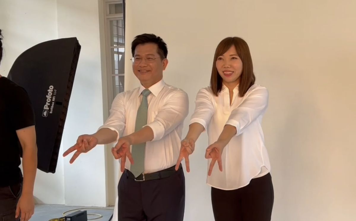 ▲林佳龍今與議員參選人拍攝定裝照。（圖／市議員張維倩團隊提供）