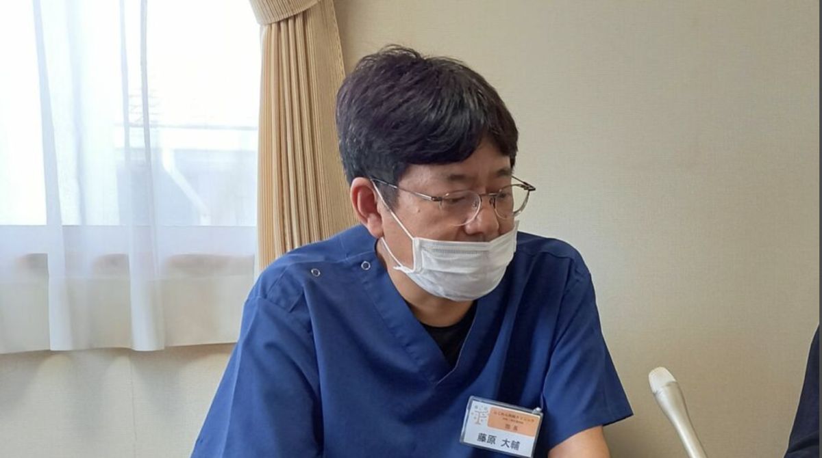 ▲日本診所醫生藤原大輔趁健檢時，偷拍多位女學生半裸影像。（圖／翻攝自RSK山陽放送）