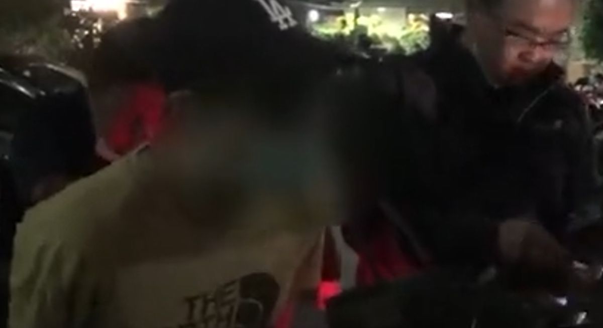 ▲「黔園」的第三代老闆葉史循(照片左1)，日前因販售二級毒品大麻，遭檢警逮捕。（圖／翻攝畫面）