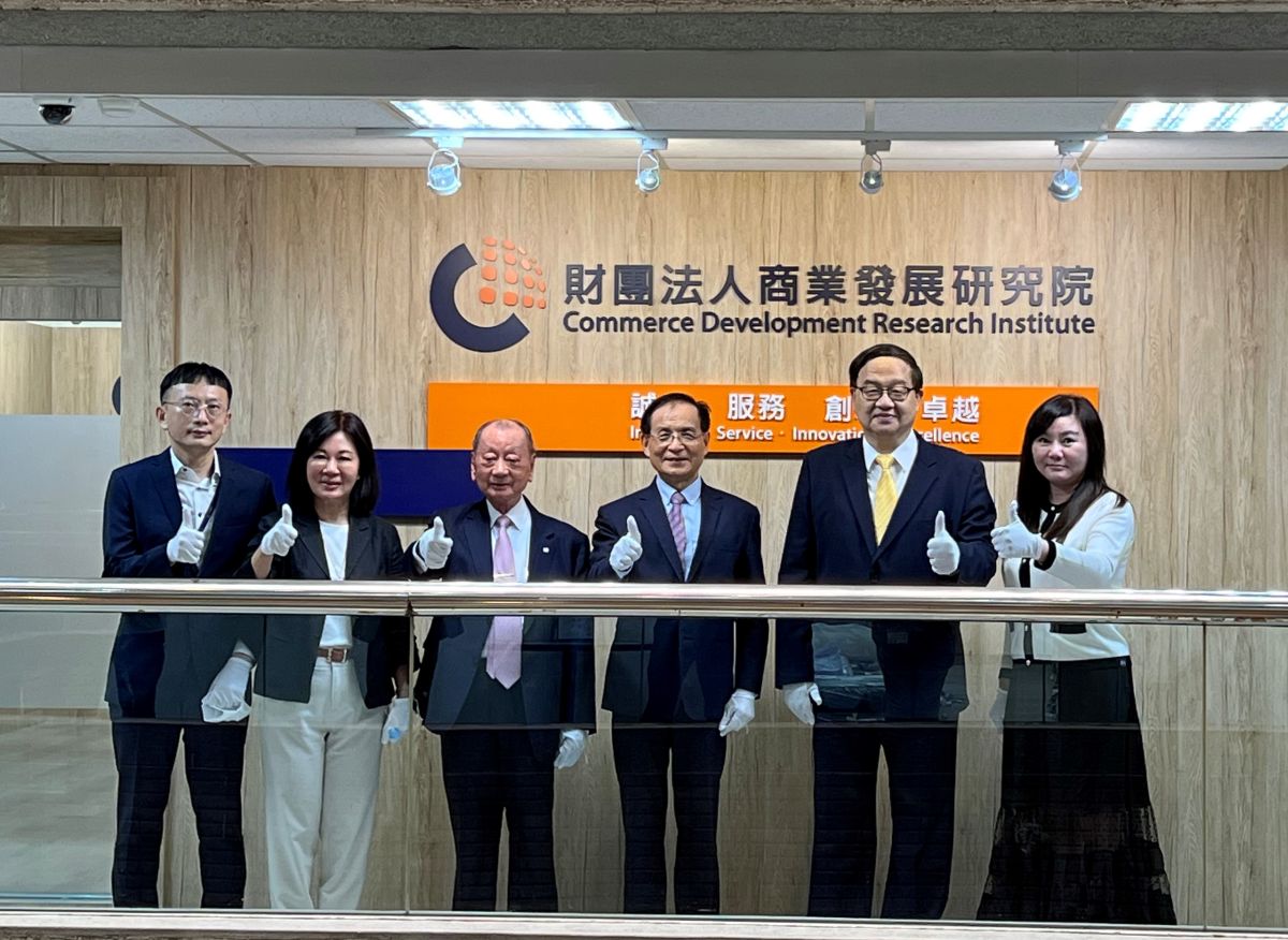 ▲商研院業務服務版圖日益擴張、人才升級編制也持續增加，日前舉辦「第二辦公室揭牌儀式」。（圖／商研院提供）