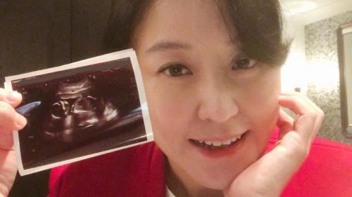 ▲海裕芬頂著45歲高齡產女，成為單親媽媽。（圖／海裕芬臉書）