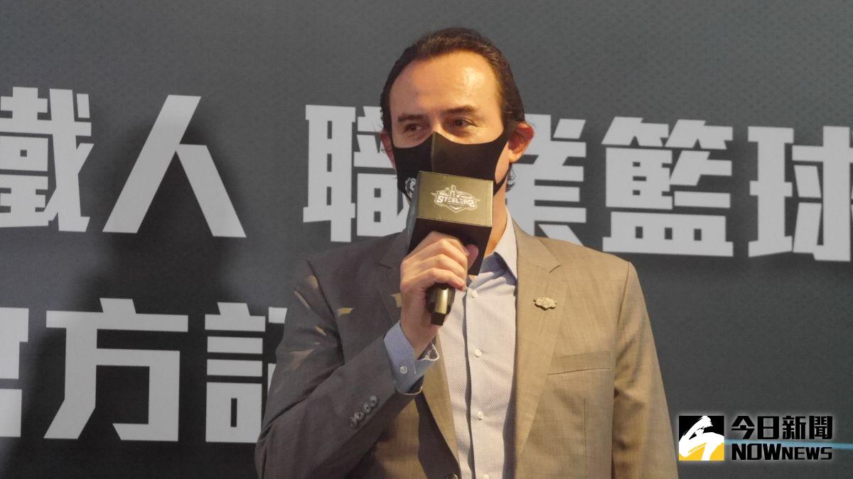 ▲高雄鋼鐵人籃球事務營運長鄭志龍。（圖／吳政紘攝）