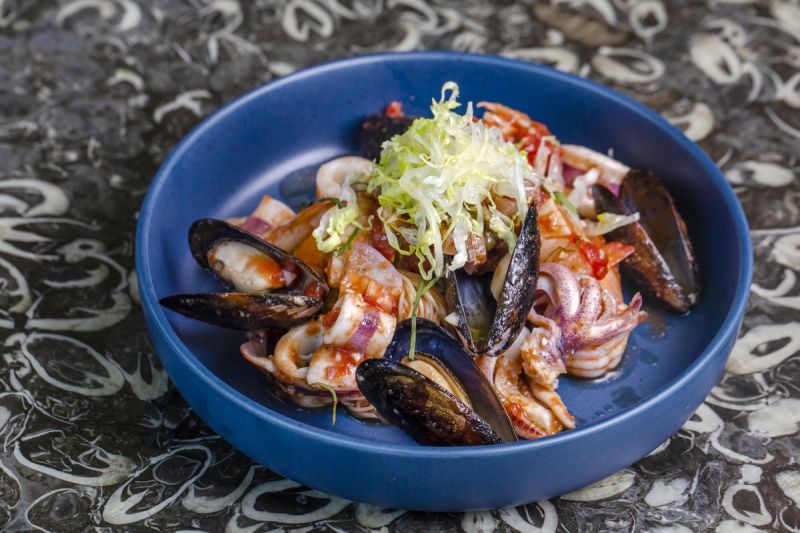 ▲墾丁凱撒大飯店新菜色「義式蕃茄陳醋海鮮冷天使細麵」。(圖/墾丁凱撒大飯店提供)