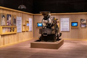 科博館「想入啡啡」特展飄香登場 六大主題細說咖啡 ▲科博館「想入啡啡」特展飄香登場 ,規劃六大主題,引領民眾從歷史、農學、工藝等層面認識咖啡文化。(圖/科博館提供)