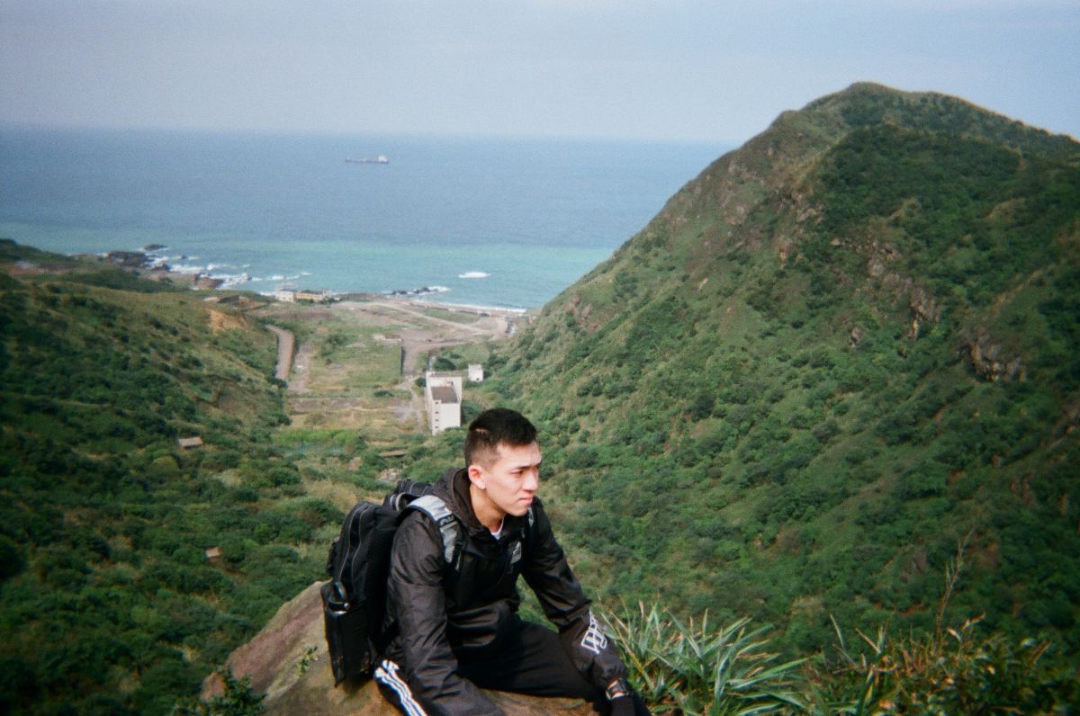 ▲就讀台大外文系的Jeremy，也是2000年以後出生的首投族，亦是第一次參與的縣長首長選舉。他說，會國家投票不只因住在台北所以投票很容易，住遠地方也會回家投票，因為投票是行使公民基本權利最有效的方式，也是對自己有投票權的負責。（圖／Jeremy提供）