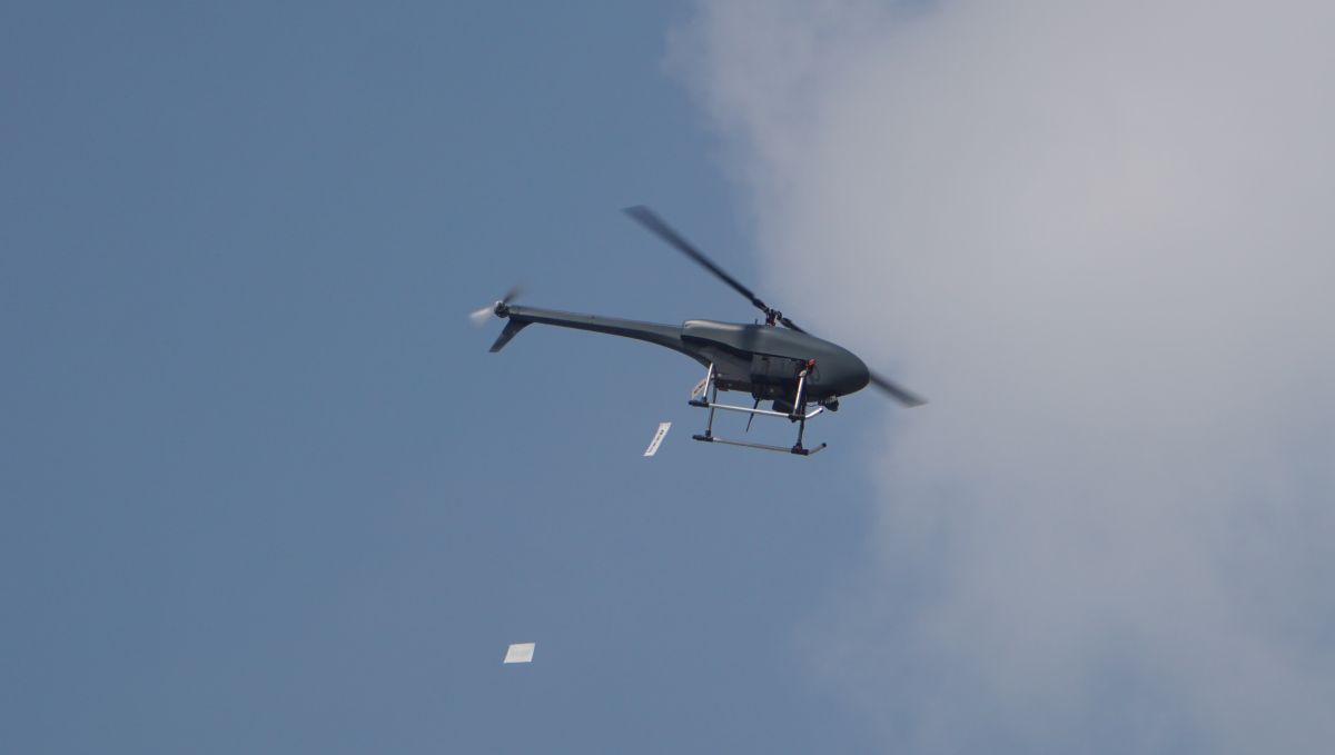 ▲國防部心戰大隊遙控無人機執行心戰傳單傳散。（圖／記者呂炯昌攝，2022.07.28）