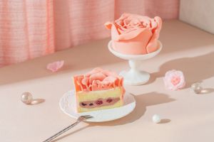 ▲BAC七夕限定粉玫瑰版本「玫瑰女王」情人節蛋糕。（圖／BAC提供）