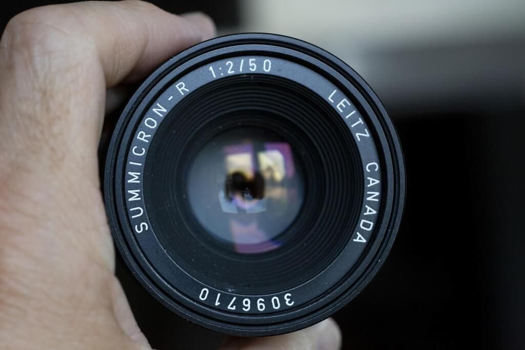 ▲陸軍航空特戰指揮部602旅王姓少校疑似拍攝女友的私密照，女友要求刪除遭拒，因而報警，警方昨天下午和憲兵隊入營拘提王姓少校，查扣手機、電腦等相關證物，依法偵辦。（圖／中央社）