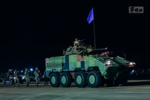 雲豹甲車,松山機場 ▲國軍於松山機場執行「衛戍區反機降作戰」演練。(圖/軍聞社提供)