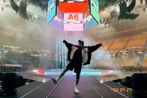 李啟言28日在香港人氣男子團體「MIRROR」演唱會上,傳出遭大螢幕擊中的意外。(圖/翻攝李啟言IG) ▲李啟言28日在香港人氣男子團體「MIRROR」演唱會上,傳出遭大螢幕擊中的意外。(圖/翻攝李啟言IG)