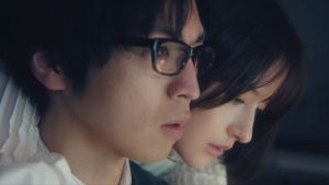 ▲劇中,松本若菜為了查老公的死亡真相,靠近桐山漣。(圖/翻攝東京電視台) ▲劇中,松本若菜為了查老公的死亡真相,靠近桐山漣。(圖/翻攝東京電視台)