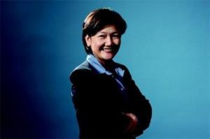 ▲傳奇女富豪林愛蓮，是新加坡「水王國」凱發集團（Hyflux）華裔總裁。（圖／翻攝自微博）