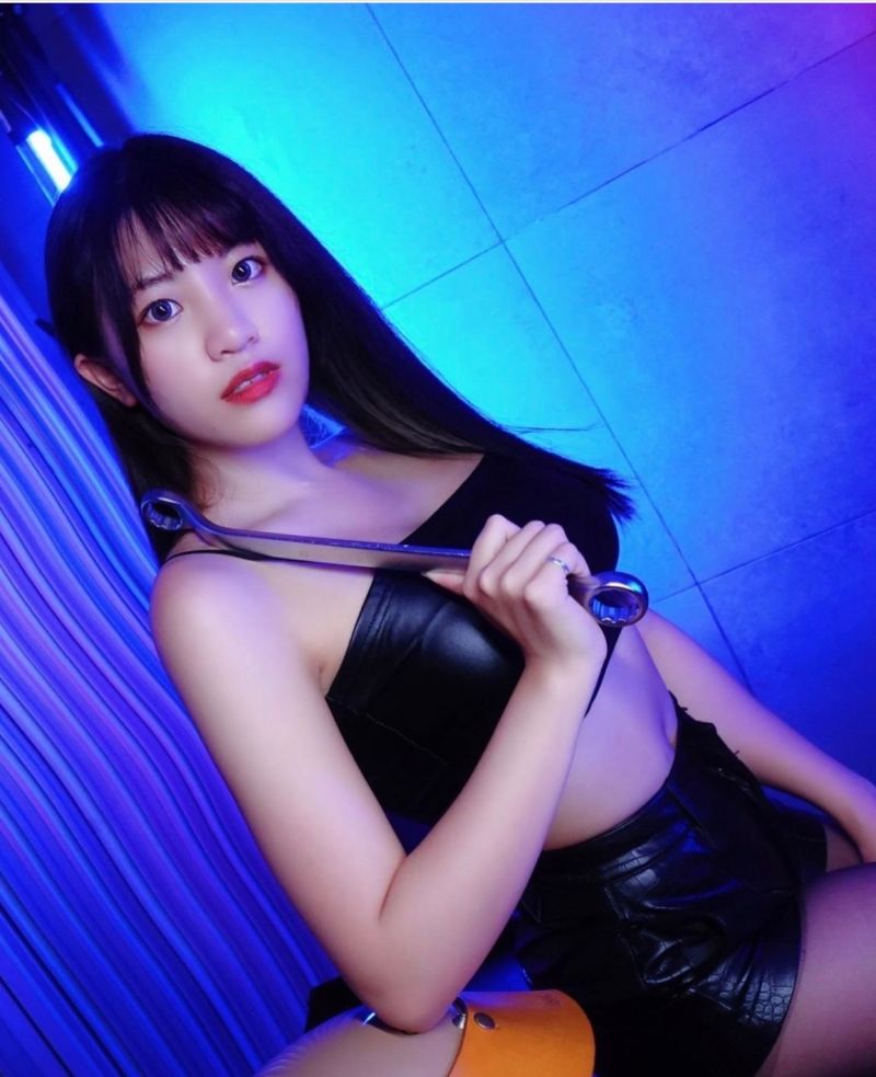 ▲熊霓有天使臉孔，魔鬼身材。（圖／翻攝自熊霓 IG）