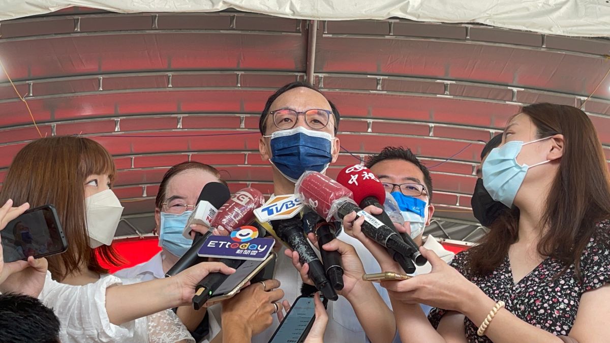 ▲國民黨主席朱立倫嚴正駁斥有要重新評價李登輝。（圖／文傳會提提供）