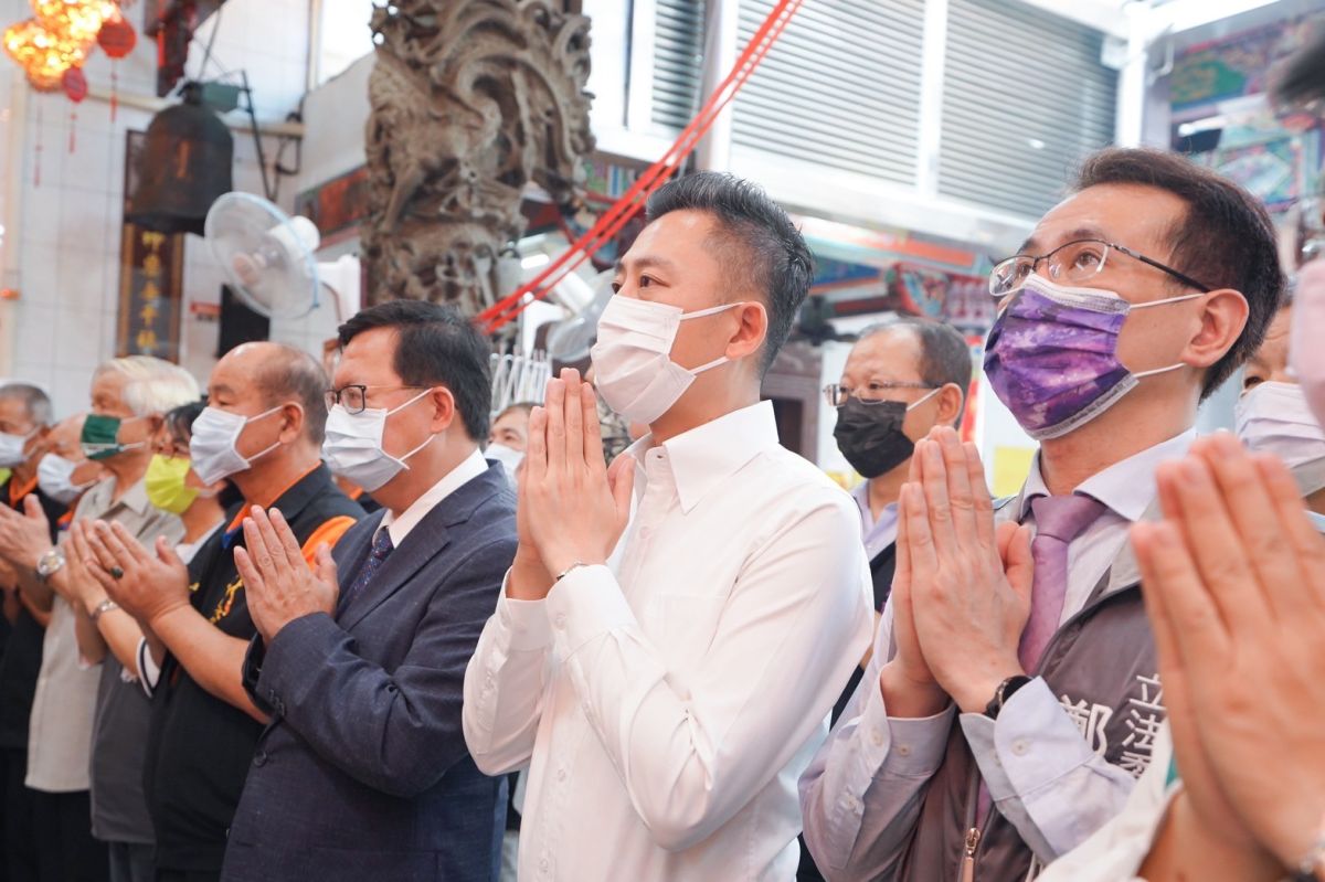 ▲即使論文事件被藍營猛攻，林智堅持續勤走基層，在地方仍舊獲得相當不錯的反應。（圖／林智堅辦公室提供）