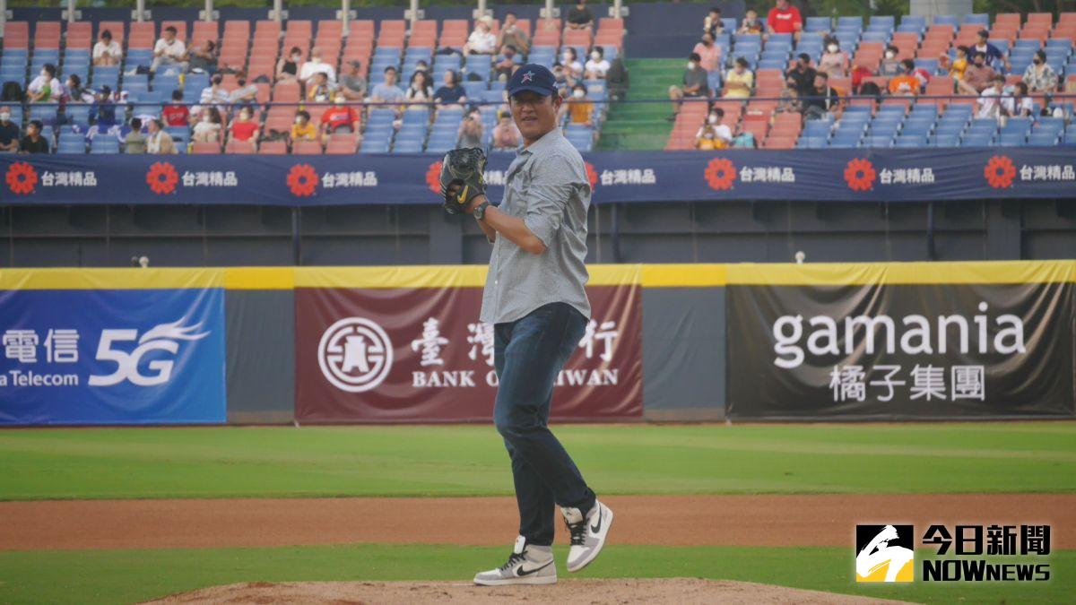 ▲王建民為中職明星賽開球。（圖／吳政紘攝）