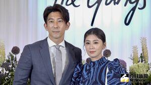 ▲修杰楷（左）、賈靜雯出席楊祐寧婚禮。（圖／記者陳思誼攝）