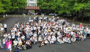 蘭陽技術學院8月1號起停辦　校友們穿制服返校唱校歌歡送
