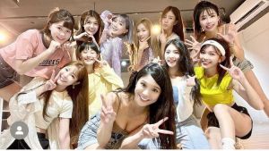 ▲樂天女孩成員琳妲在IG分享女孩們場下集結團練的畫面,讓粉絲們大飽眼福。(圖/琳妲IG) ▲樂天女孩成員琳妲在IG分享女孩們場下集結團練的畫面,讓粉絲們大飽眼福。(圖/琳妲IG)