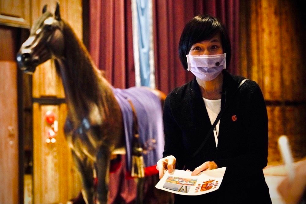 ▲君品總經理張倚蘭分享，酒店在周末舉辦的藝術導覽已高達數千人次參與，希望讓更多旅客在飯店住房的同時，也能夠在心靈上得到富足。（圖／業者提供）