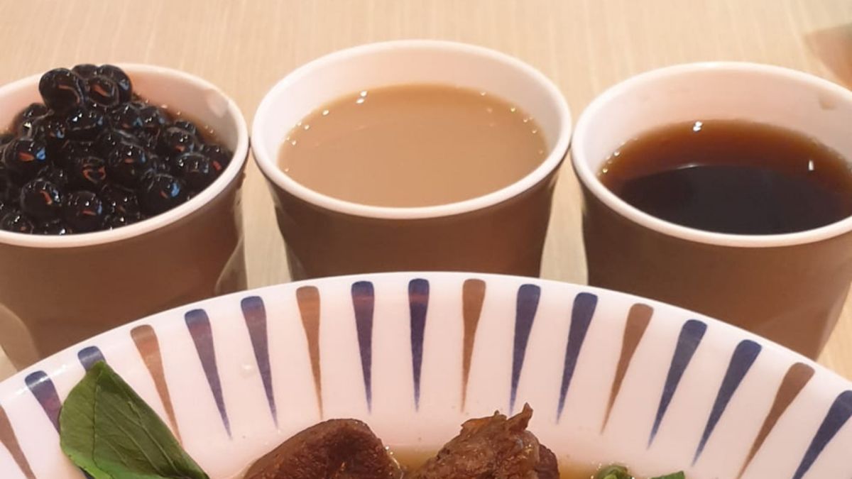 ▲有網友分享，他在高雄吃到一間可以狂喝珍珠奶茶的牛肉麵店，意外湧入超多人跪求店名。（圖／爆廢公社）