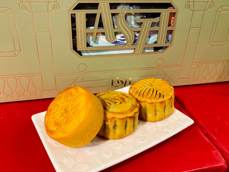 ▲MUME主廚林泉領軍打造「TASTE by MMHG星月典藏精緻禮盒」初登場推薦價1,980元。(圖/記者蕭涵云攝)
