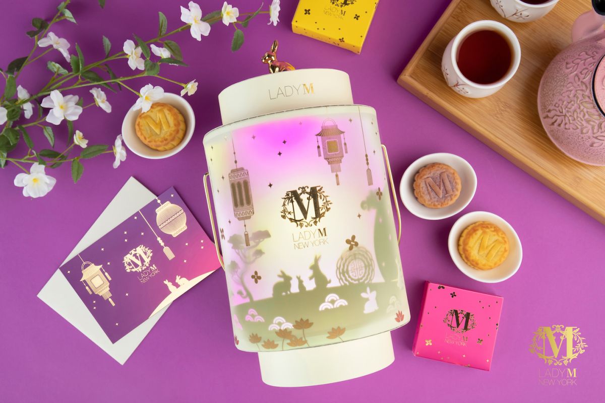 ▲最強中秋節月餅盤點看這裡！Royal Caviar Club奢華魚子醬、黑松露入餅；新光三越請出4大米其林主廚獻藝、引進5大日本品牌超人氣伴手禮首度來台；LADY M的月夜霓光花燈禮盒最唯美。（圖／LADY M提供）