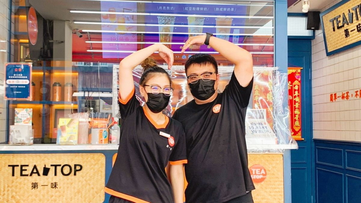 ▲茶飲品牌推出節日限定商品，讓民眾跟前世情人或現任情人一起甜蜜喝手搖。（圖／TEA TOP提供）