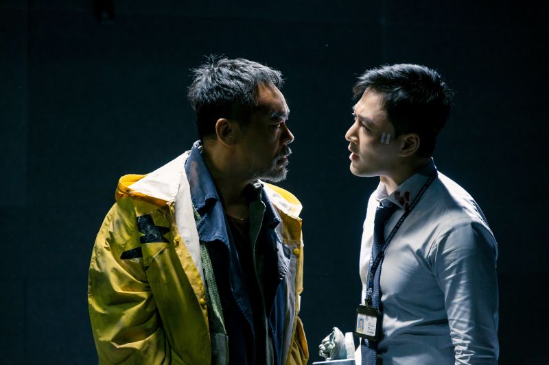 ▲劉青雲（左）、林峯在《神探大戰》賣命緝凶。（圖／華映）