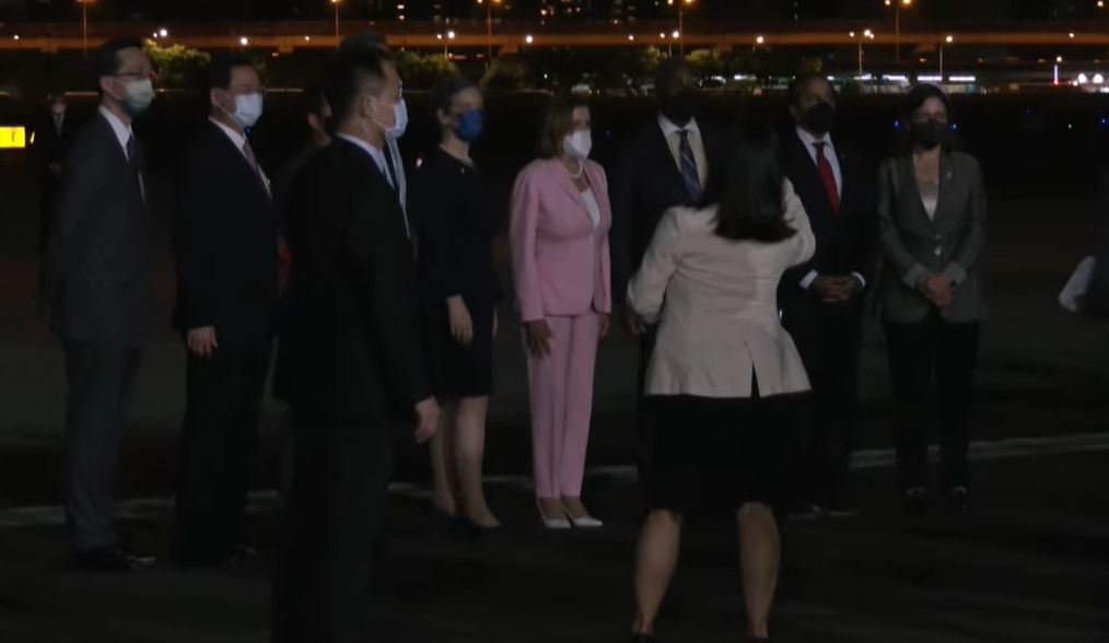 ▲美國眾議院議長裴洛西專機飛抵台灣，她透過辦公室發聲明表示，此次率團訪台是信守美國支持台灣蓬勃民主堅定不移的承諾。（圖／翻攝外交部直播畫面）